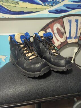 NIKE boys MANOA LTR Youth Outdoor Boots US sz 3.5 hiking trail sneakers Eur 35.5